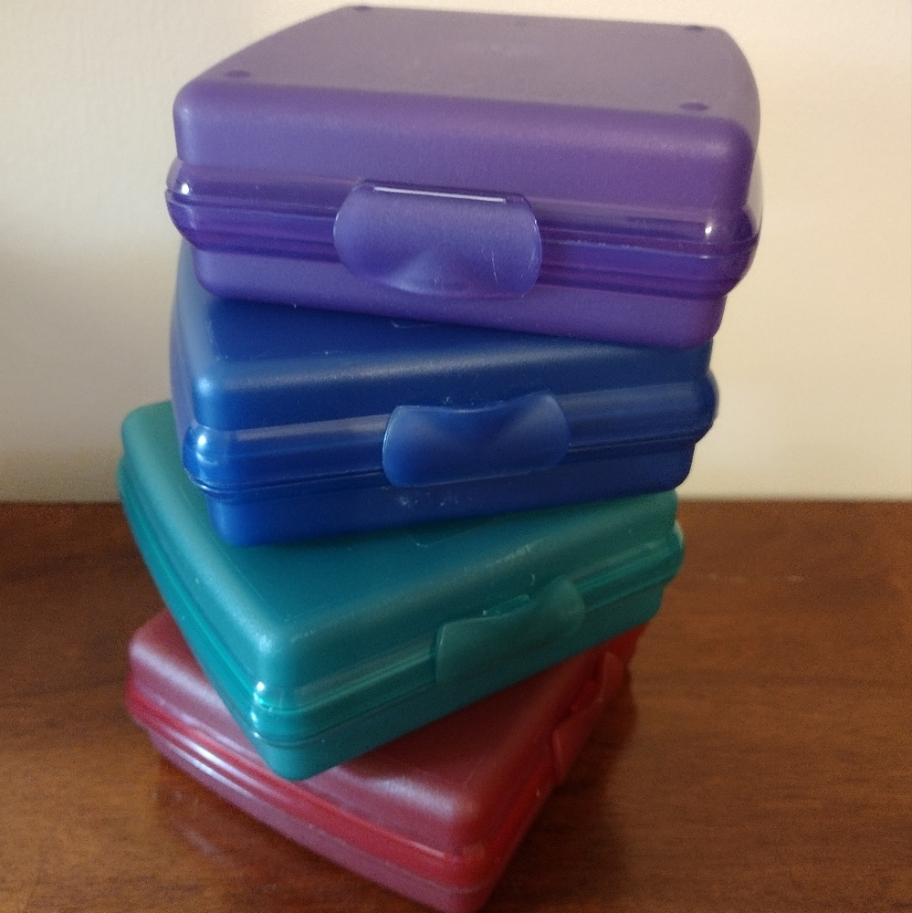 Tupperware Sandwich Keepers - set of four